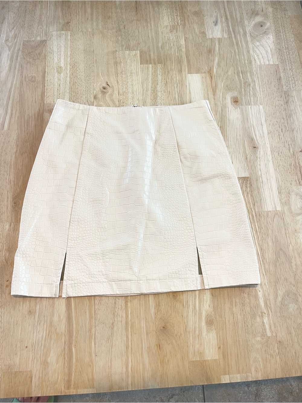 Blue Rain Francesca’s Women’s Cream Faux Leather Croc Mini Skirt Size S